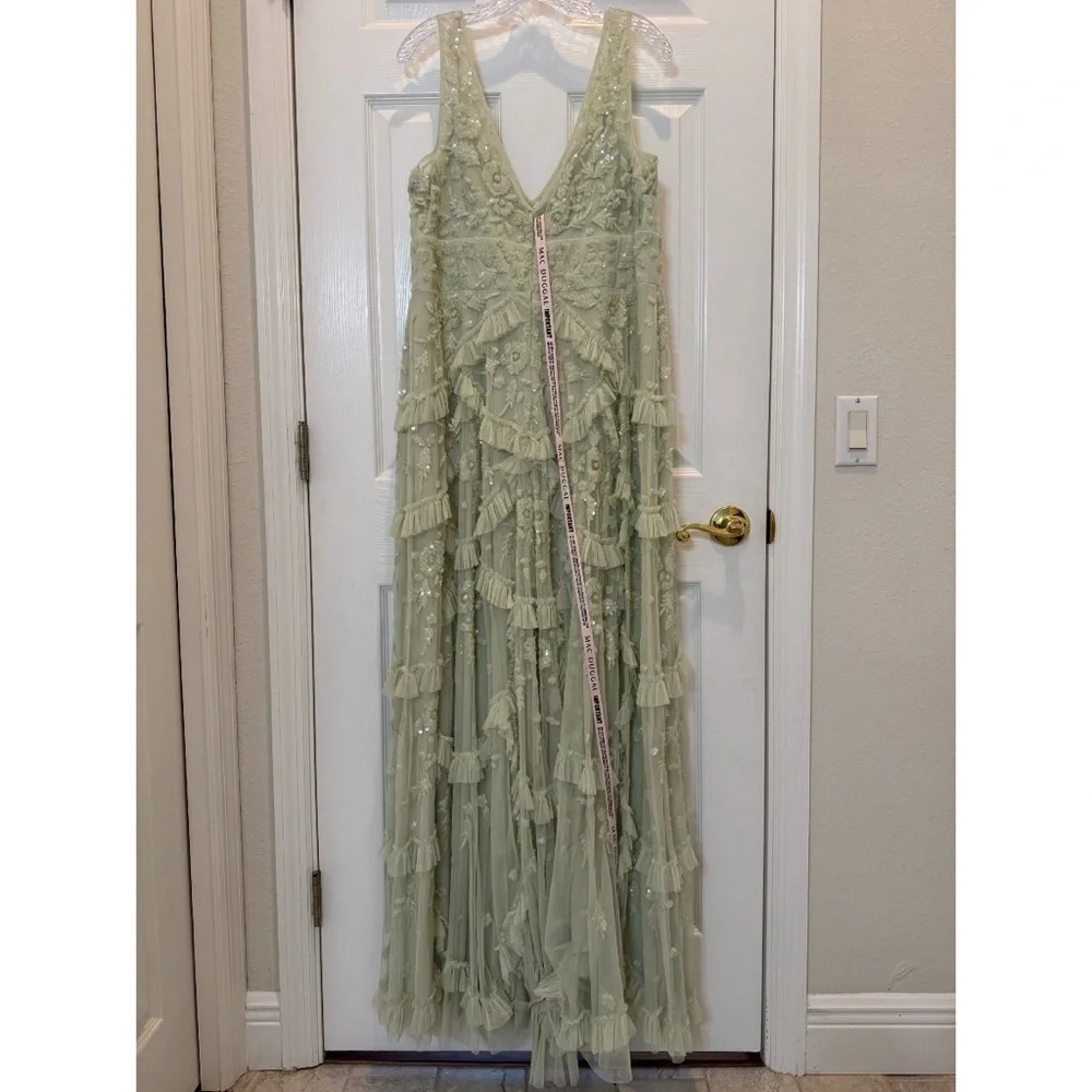 Mac Duggal 9162 Green Sequined Scallop Ruffle Tiered V-Neck Gown Size 16 NWT